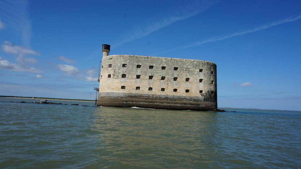 Отель La Rochelle Sur L'Eau Экстерьер фото