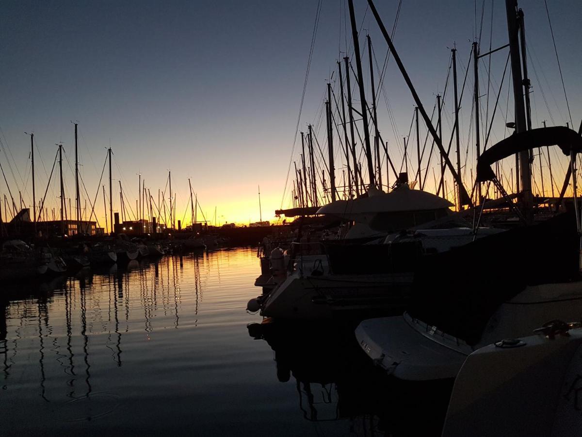 Отель La Rochelle Sur L'Eau Экстерьер фото